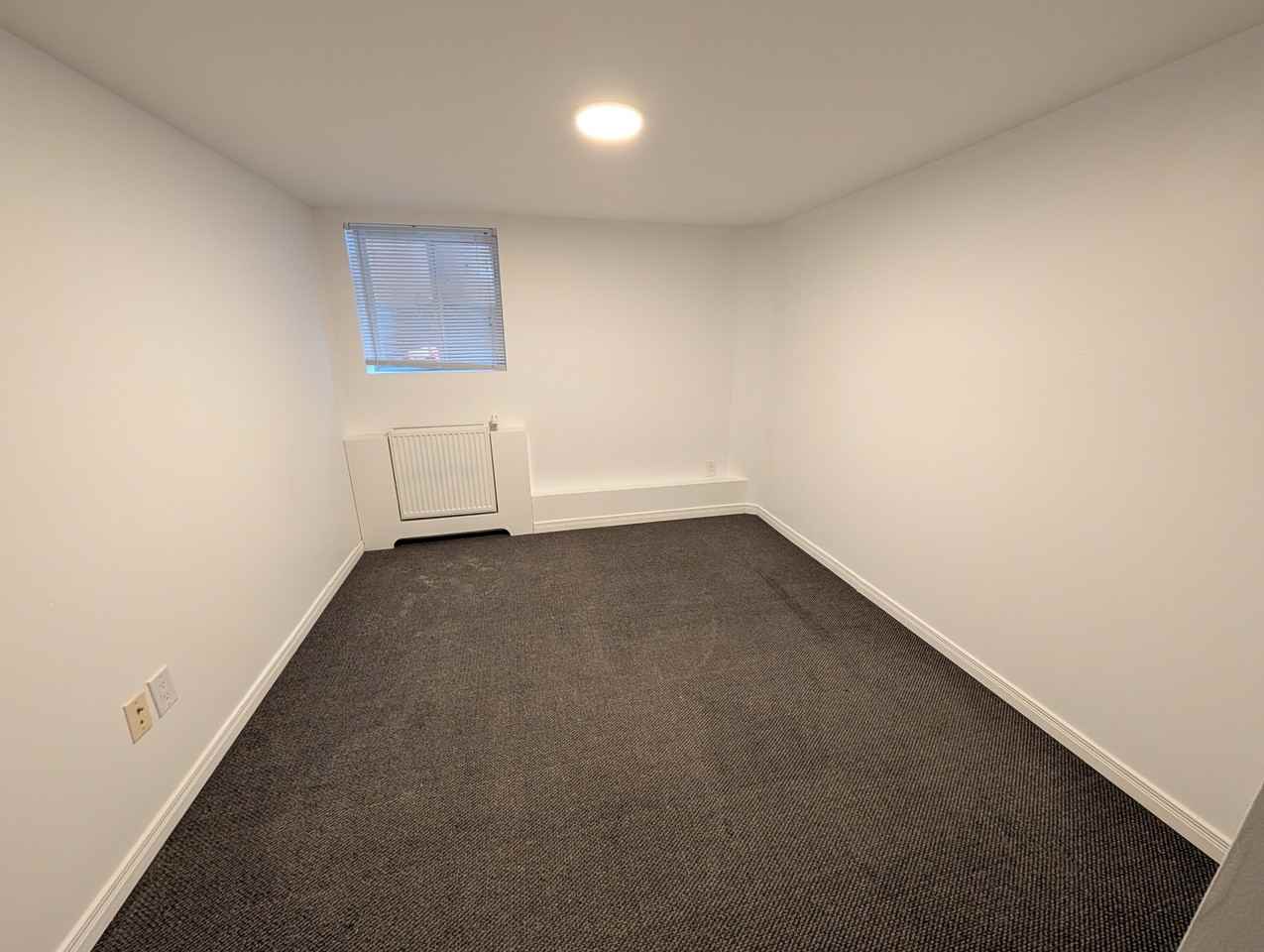 324 Laurier Ave E #1 - Photo 4 of 12