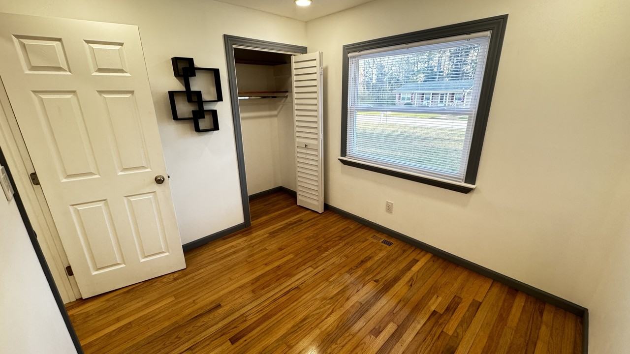 1021 Shirley Dr #1 - Photo 5 of 11