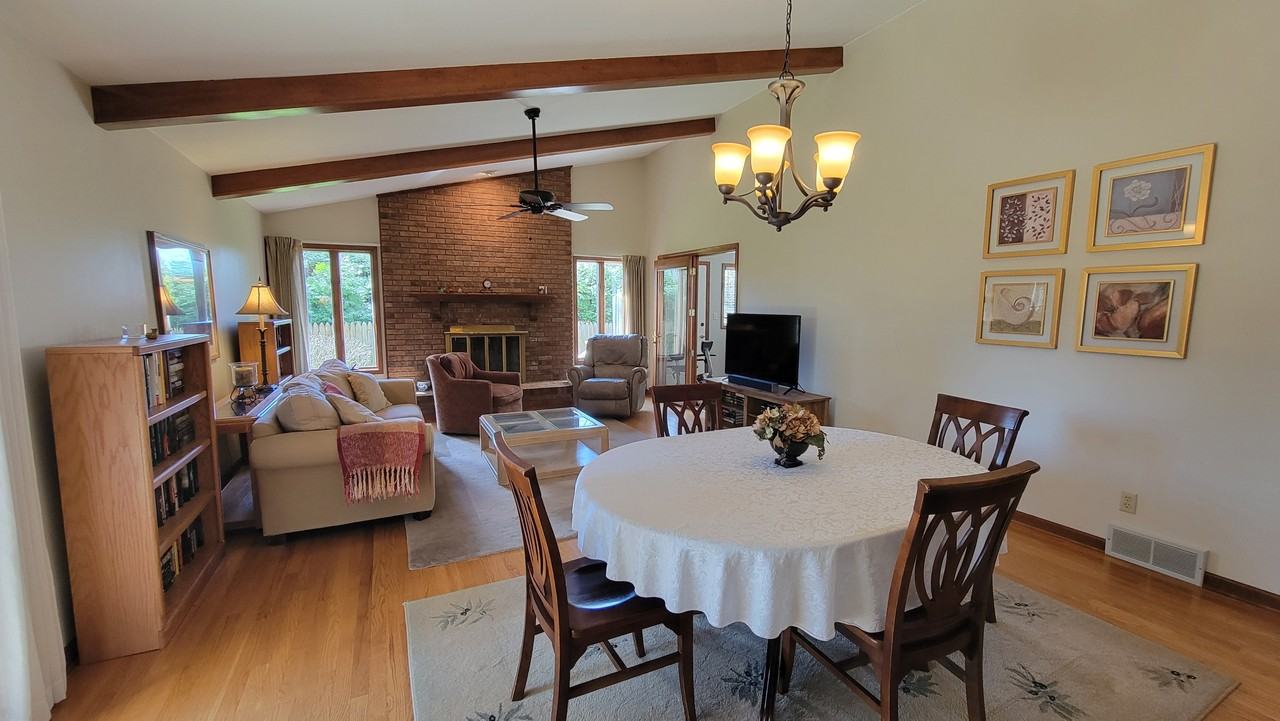 1041 Carousel Ln #0 - Photo 3 of 18