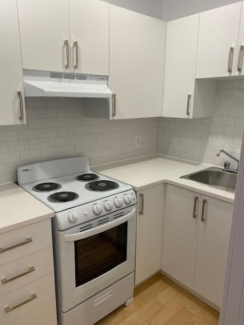 5491 Av Victoria #227