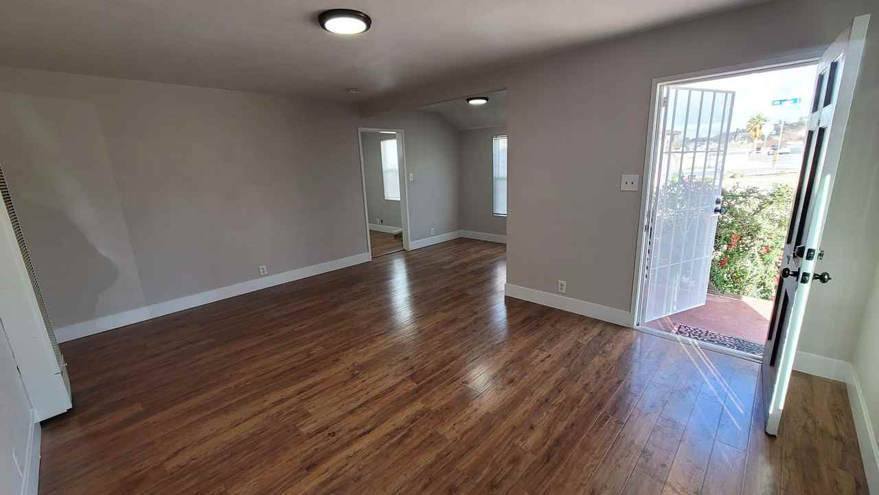 1111 Flora St #SFR - Photo 6 of 19