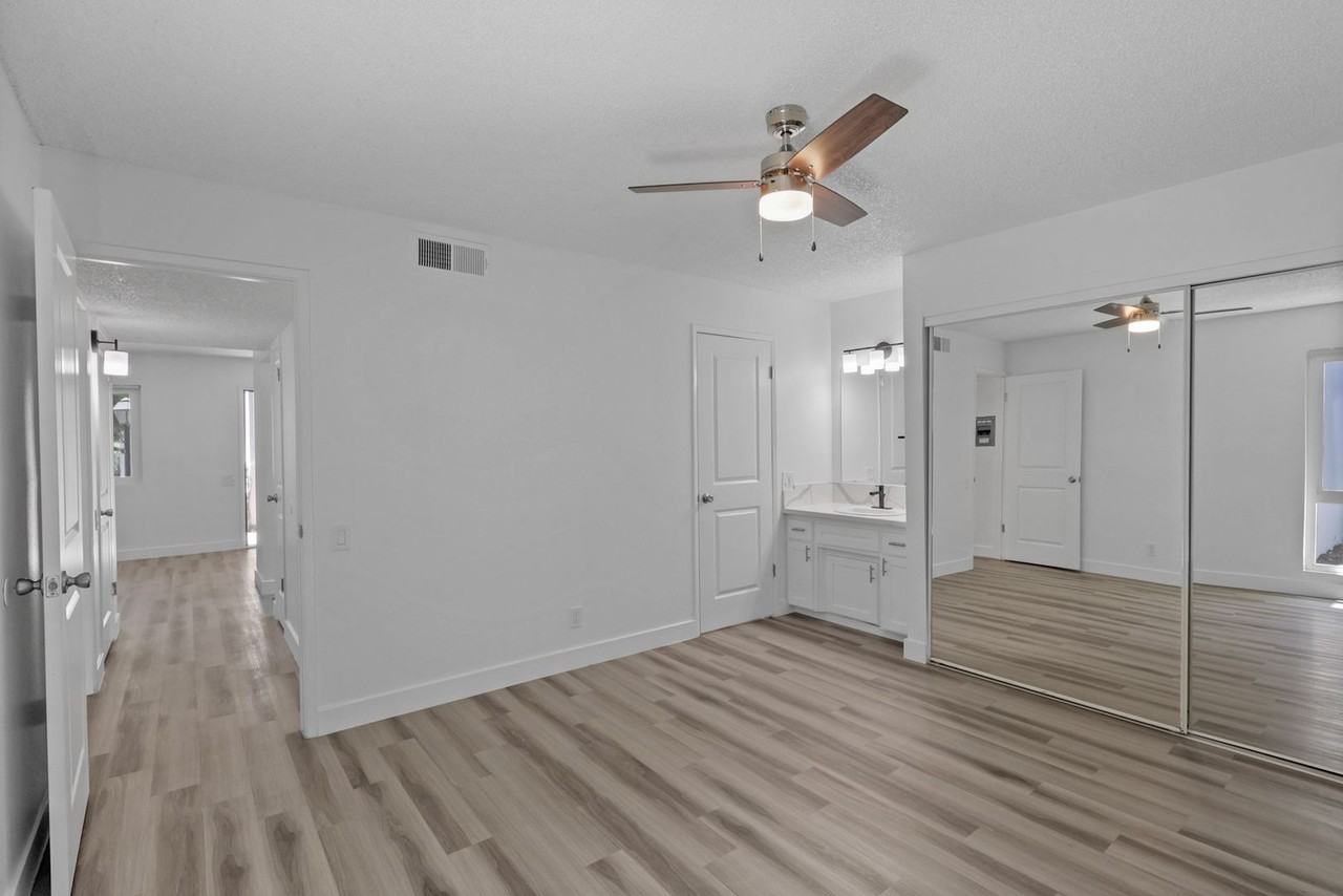 Courtyard - Photo 7 of 29