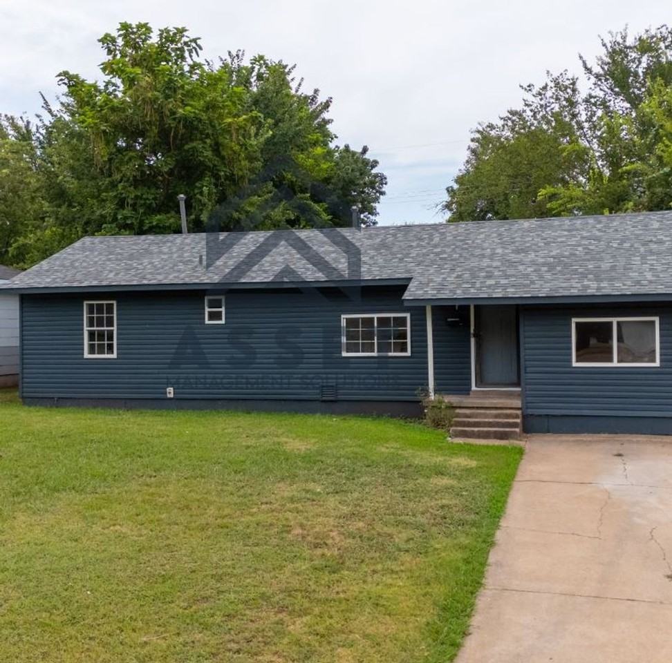 1040 Sycamore Dr - Photo 4 of 21