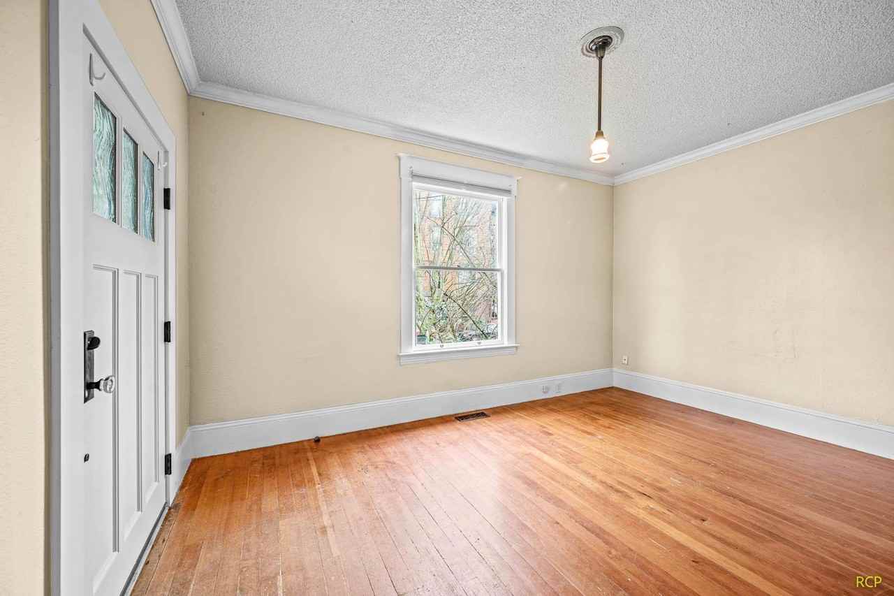 626 Ne Russell St #1 - Photo 7 of 24