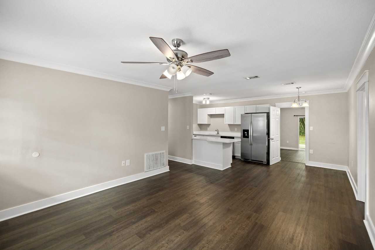 200 Spencer Dr #1 - Photo 5 of 48