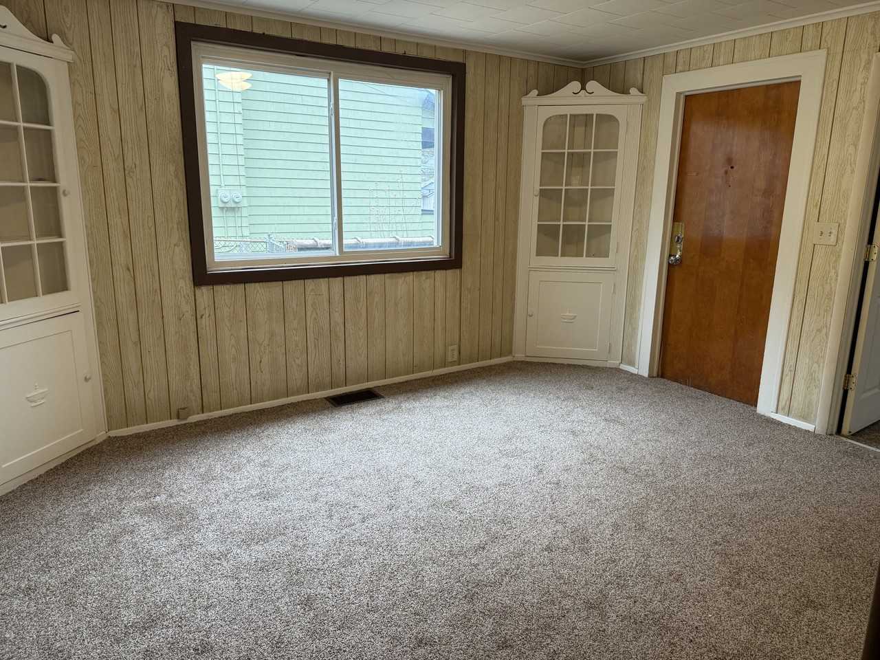 234 Barrows St #1 - Photo 4 of 9