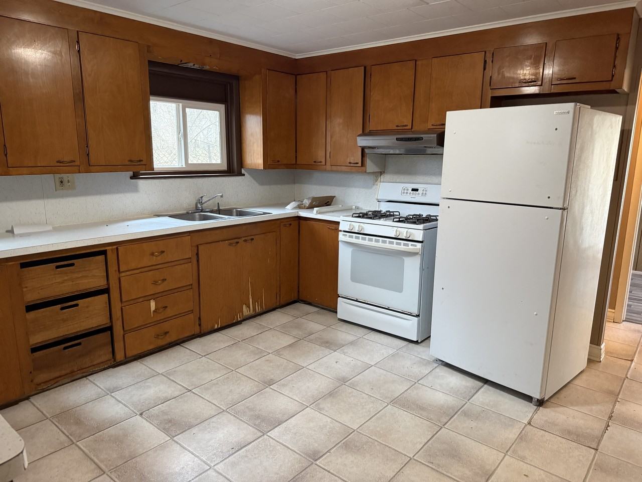 234 Barrows St #1 - Photo 6 of 9