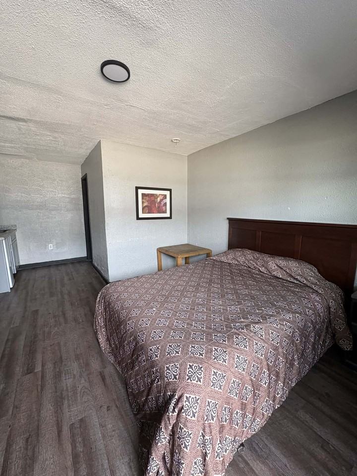 711 Pasadena Fwy #117