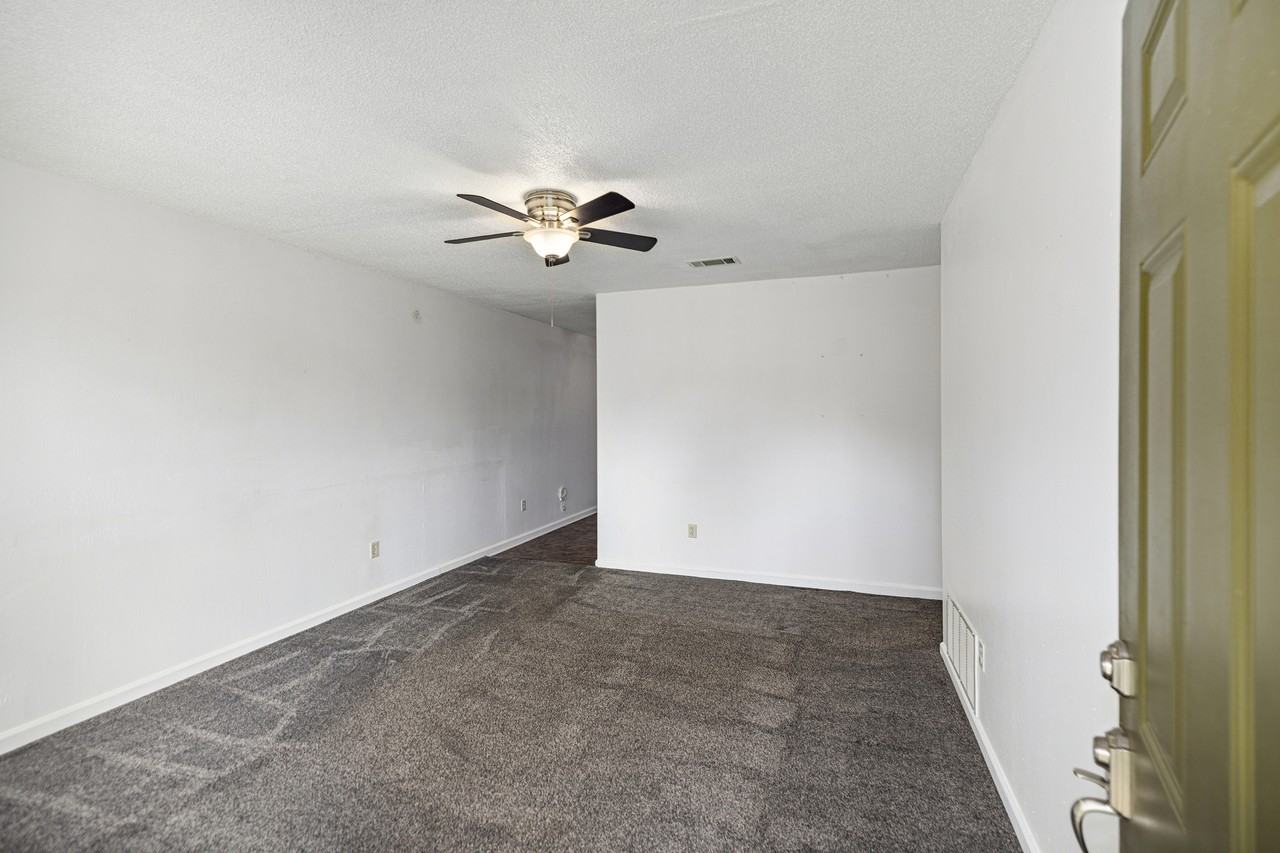 210 Spencer Dr #1 - Photo 4 of 45