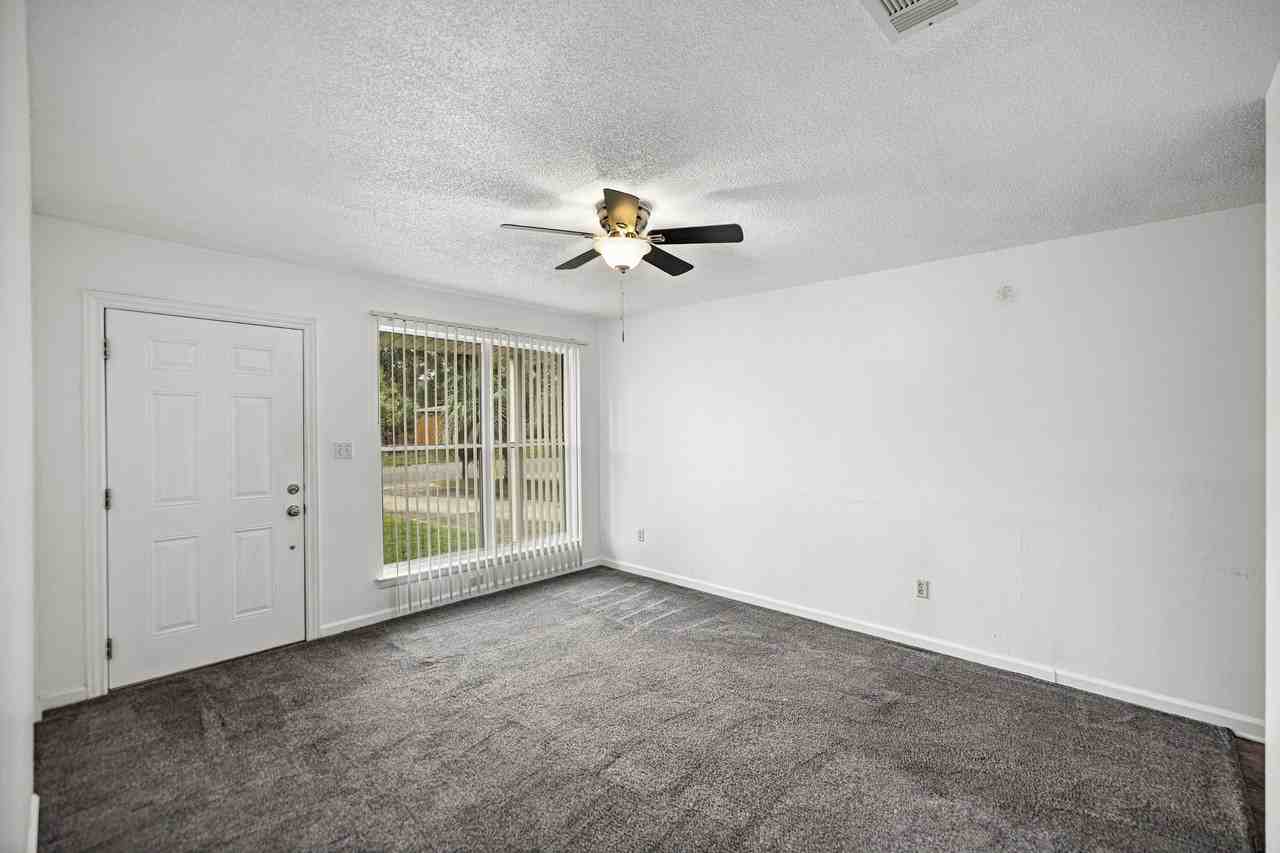 210 Spencer Dr #1 - Photo 6 of 45