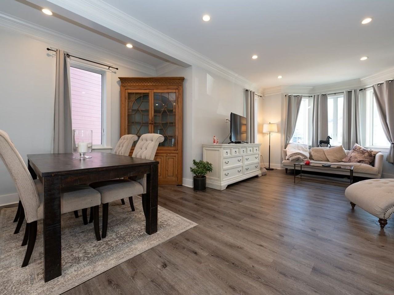 13-18 Hennery Way - Photo 2 of 29