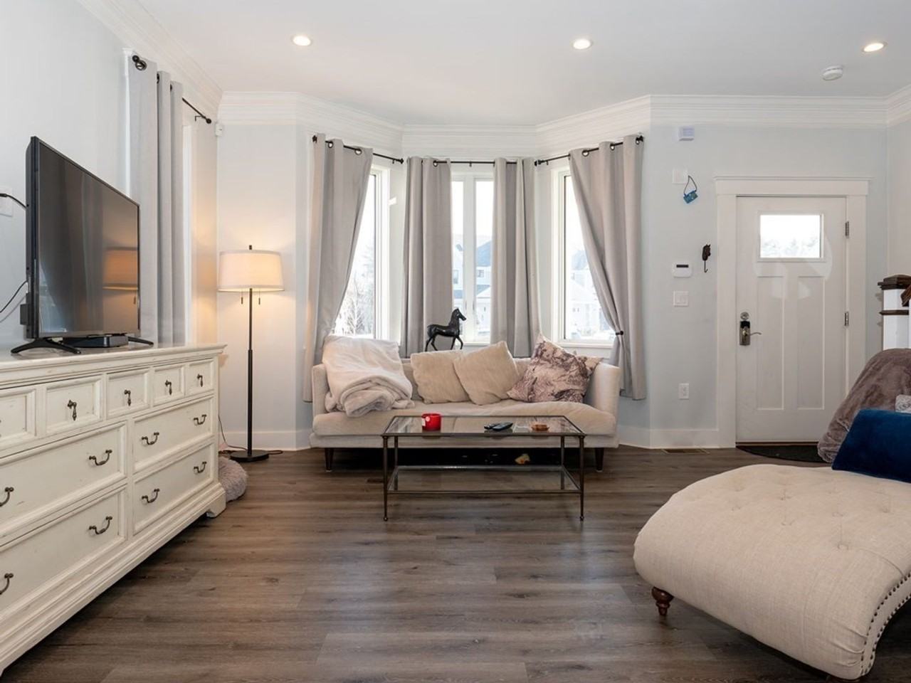 13-18 Hennery Way - Photo 3 of 29