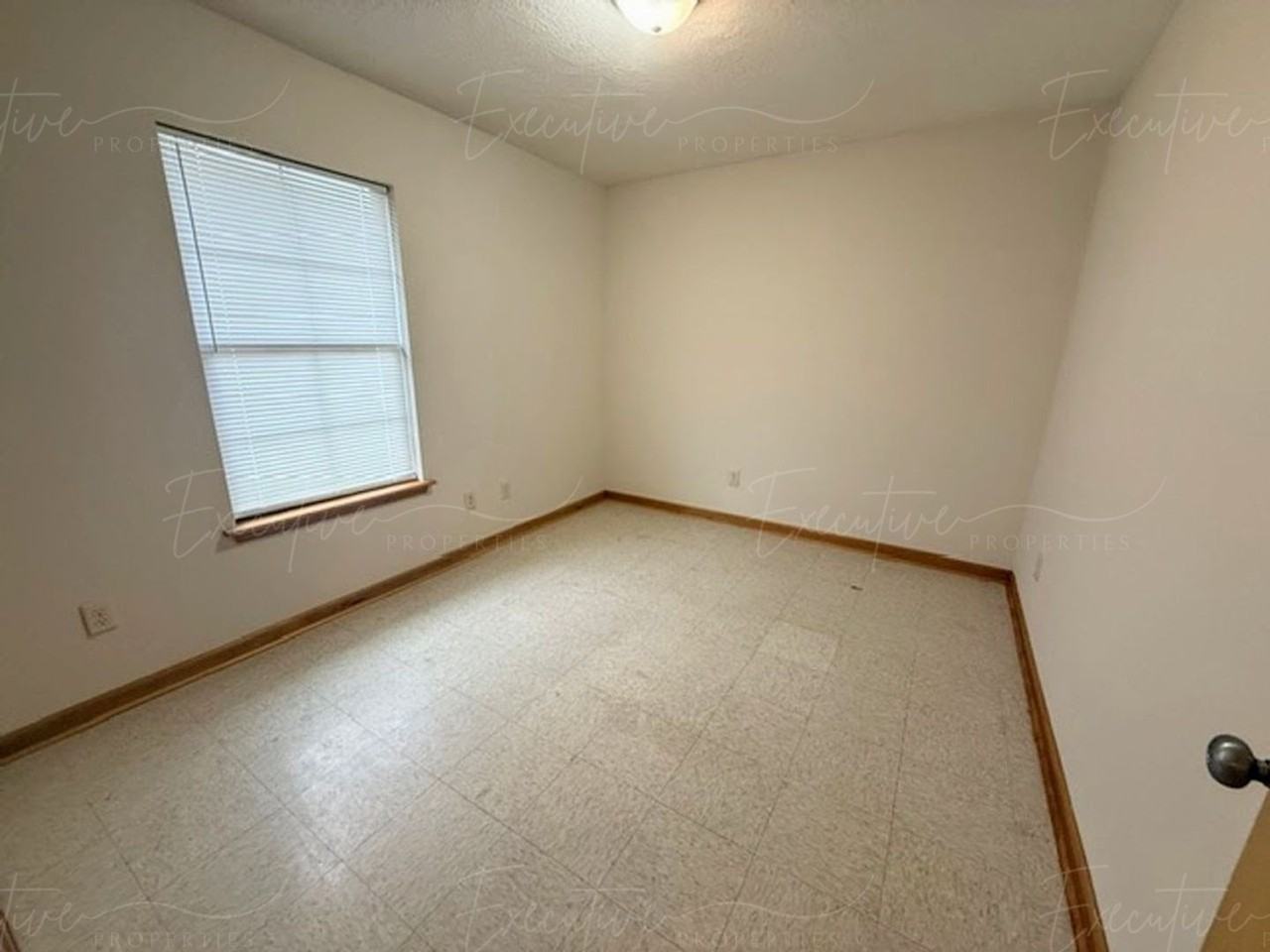 2220 N Malcolm St #A - Photo 7 of 12