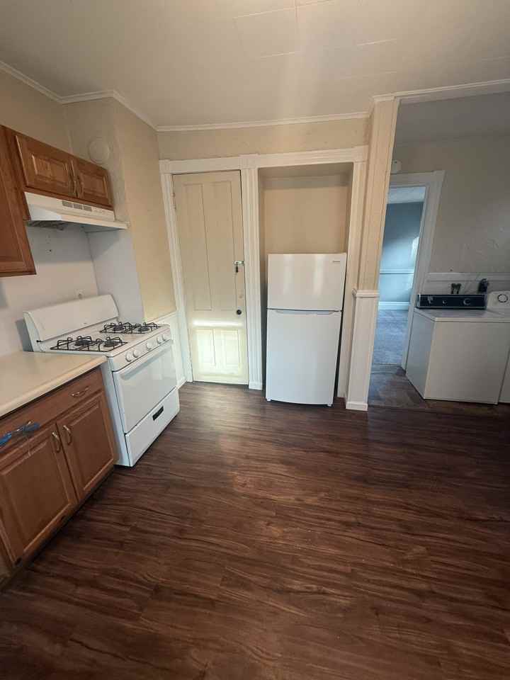 28 Washington Ave #1 - Photo 4 of 21