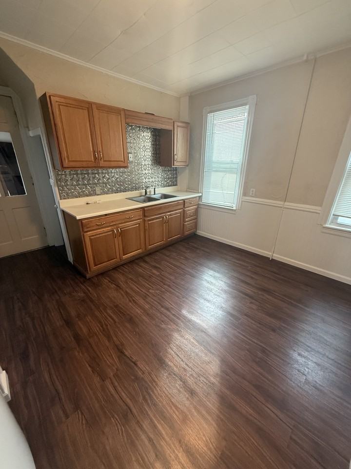 28 Washington Ave #1 - Photo 6 of 21