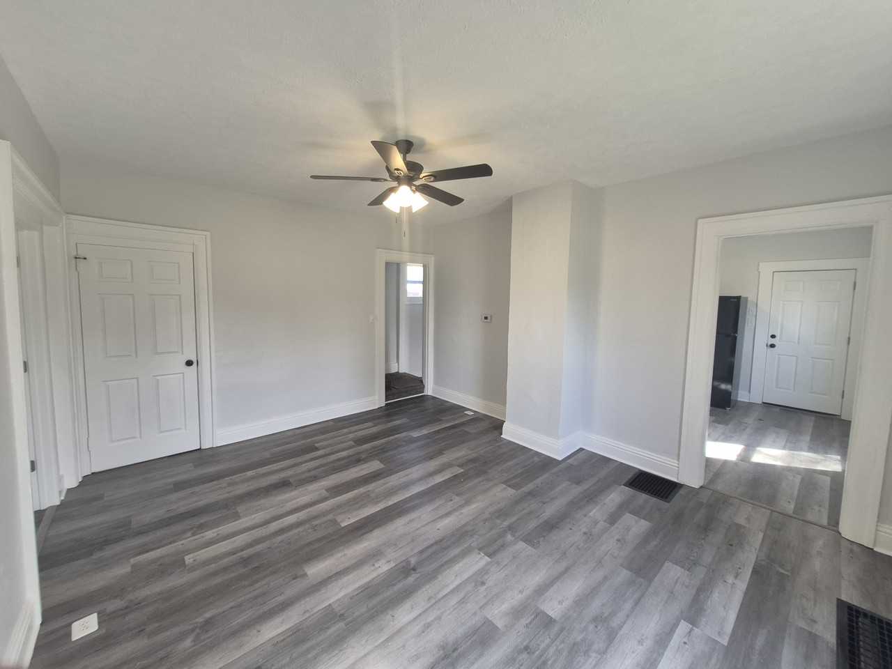 146 S Sperling Ave #1 - Photo 2 of 11