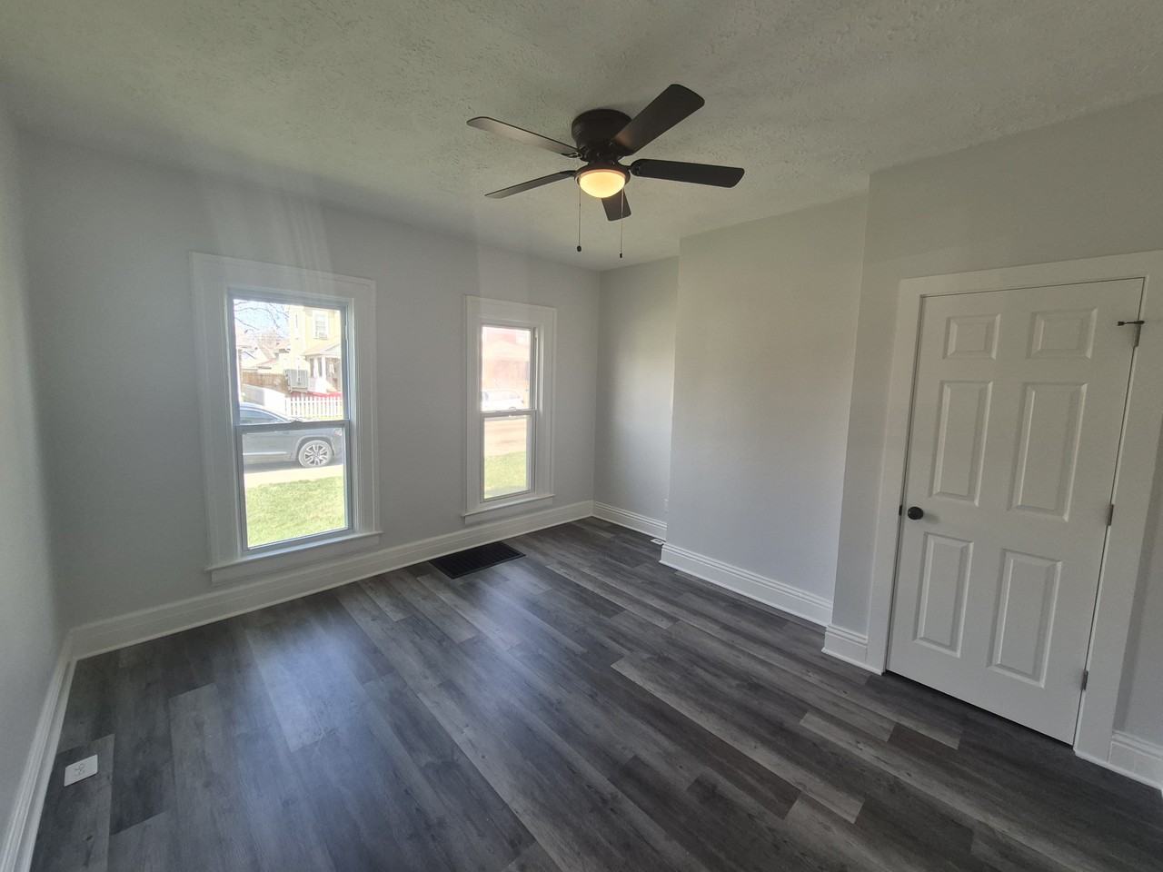 146 S Sperling Ave #1 - Photo 4 of 11