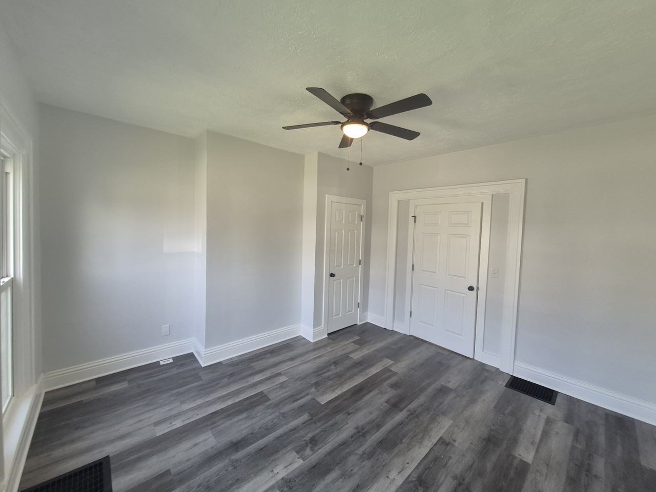 146 S Sperling Ave #1 - Photo 5 of 11