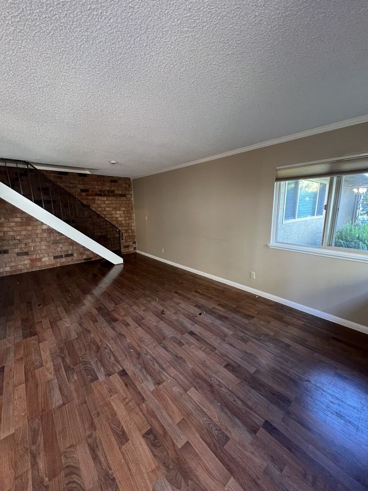 1350 Ruby Ct #1350 - Photo 2 of 13