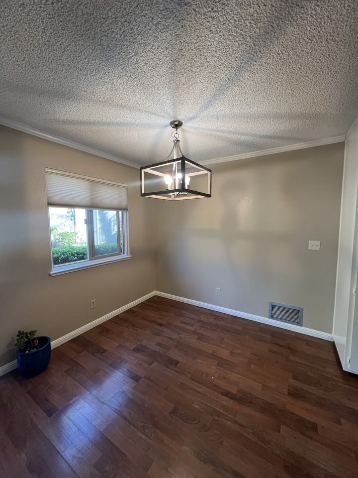 1350 Ruby Ct #1350 - Photo 3 of 13