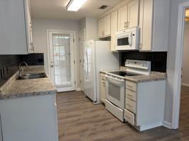 featured image of 2052 Darnell Cir #B