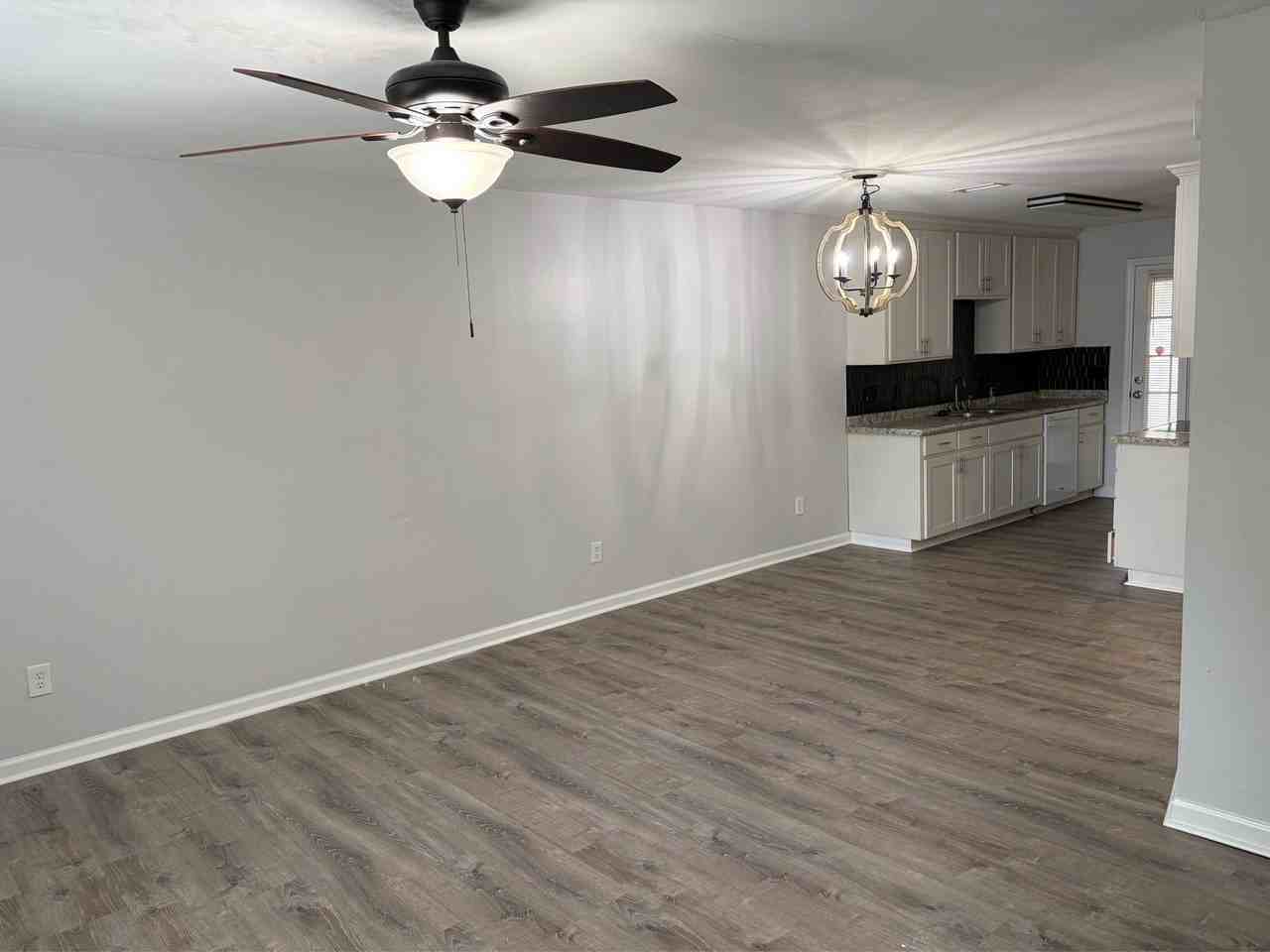 2052 Darnell Cir #B - Photo 3 of 24