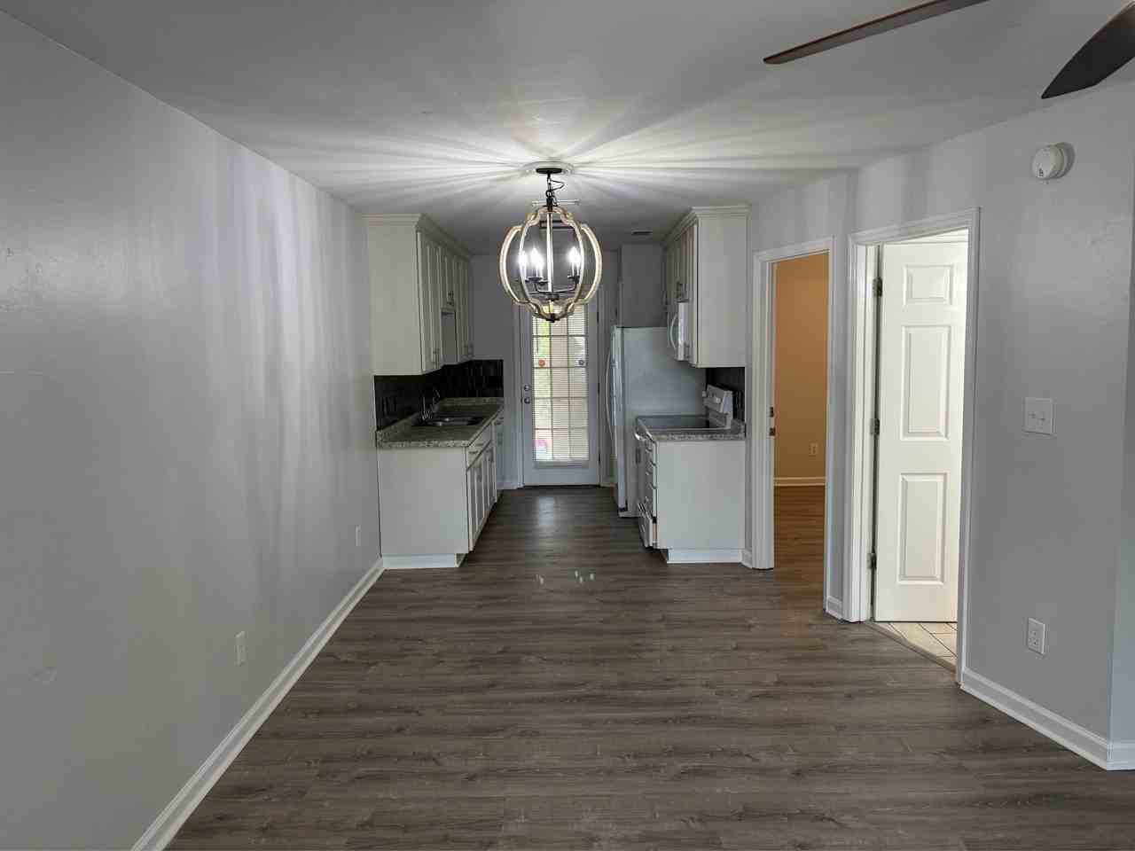 2052 Darnell Cir #B - Photo 4 of 24