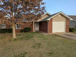 featured image of 1419 Crape Myrtle Dr