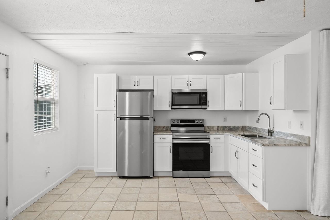 1114 McKenzie - 2 #2 - Photo 4 of 14