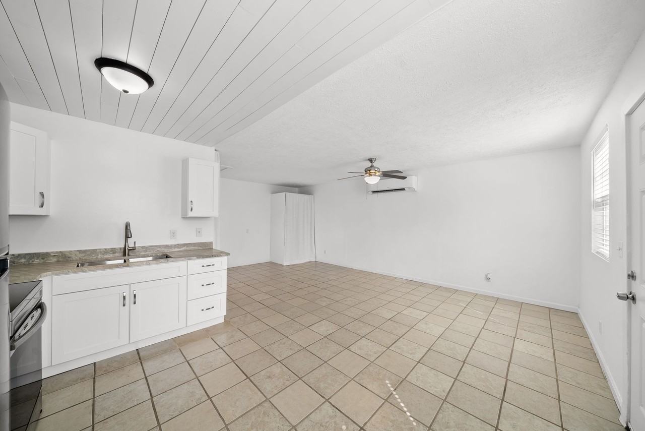 1114 McKenzie - 2 #2 - Photo 5 of 14