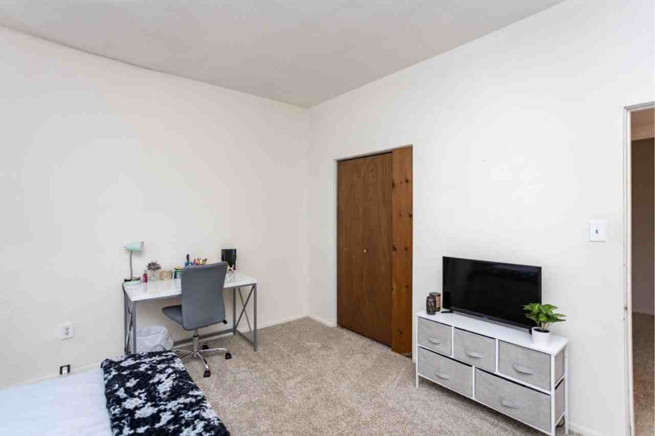 The Oak-517 Semple St - Photo 6 of 16