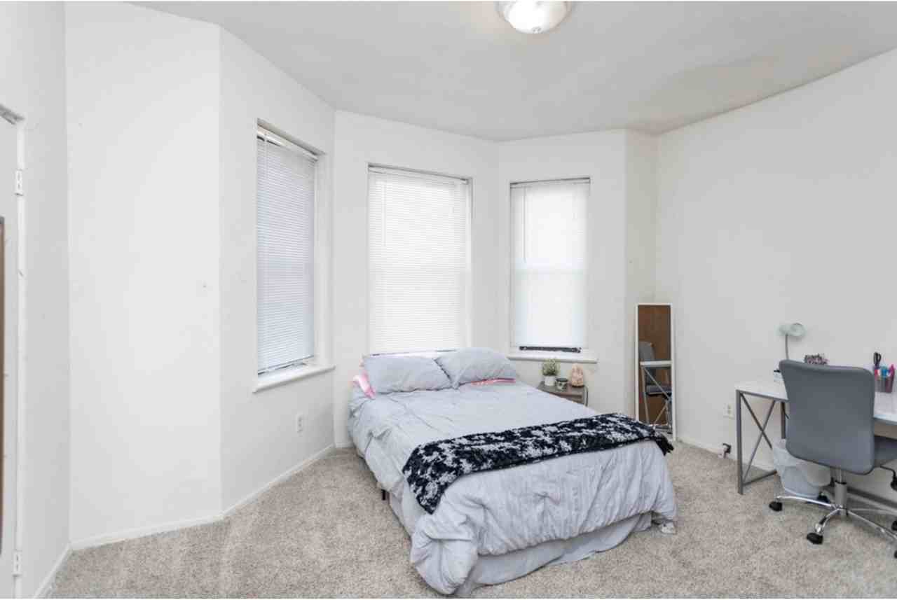 The Oak-517 Semple St - Photo 7 of 16