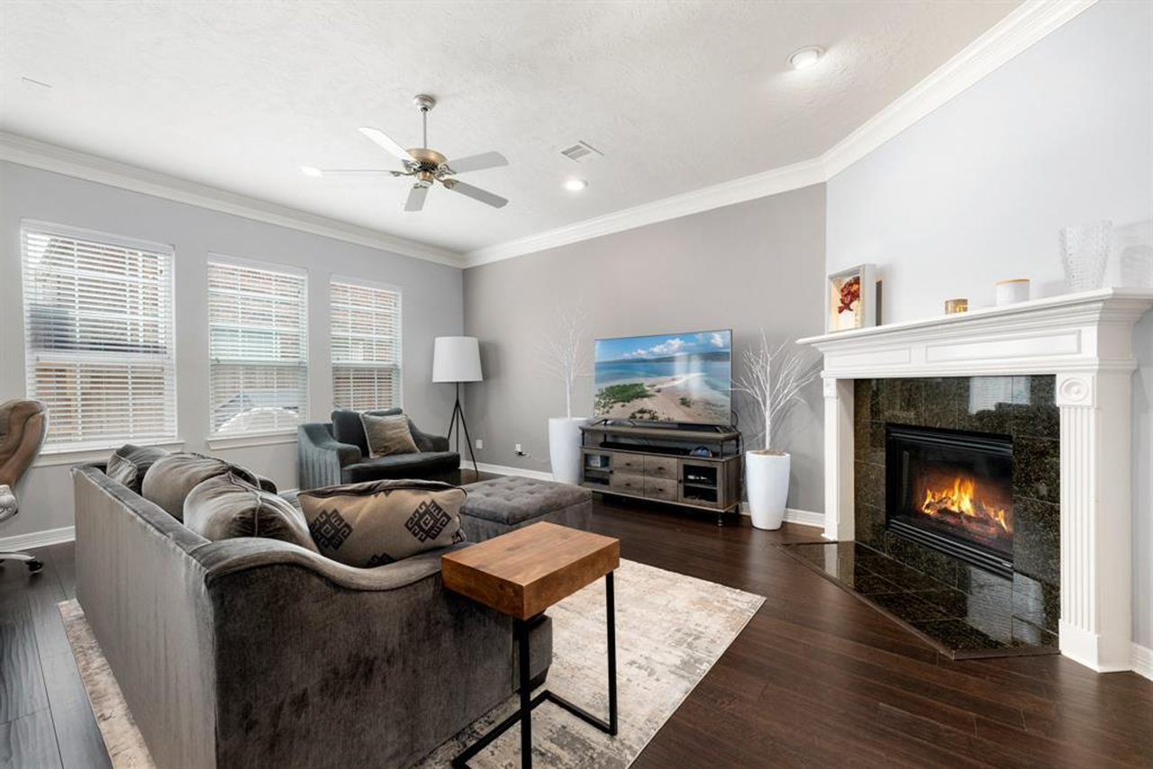 1515 Olive Park - Photo 2 of 40