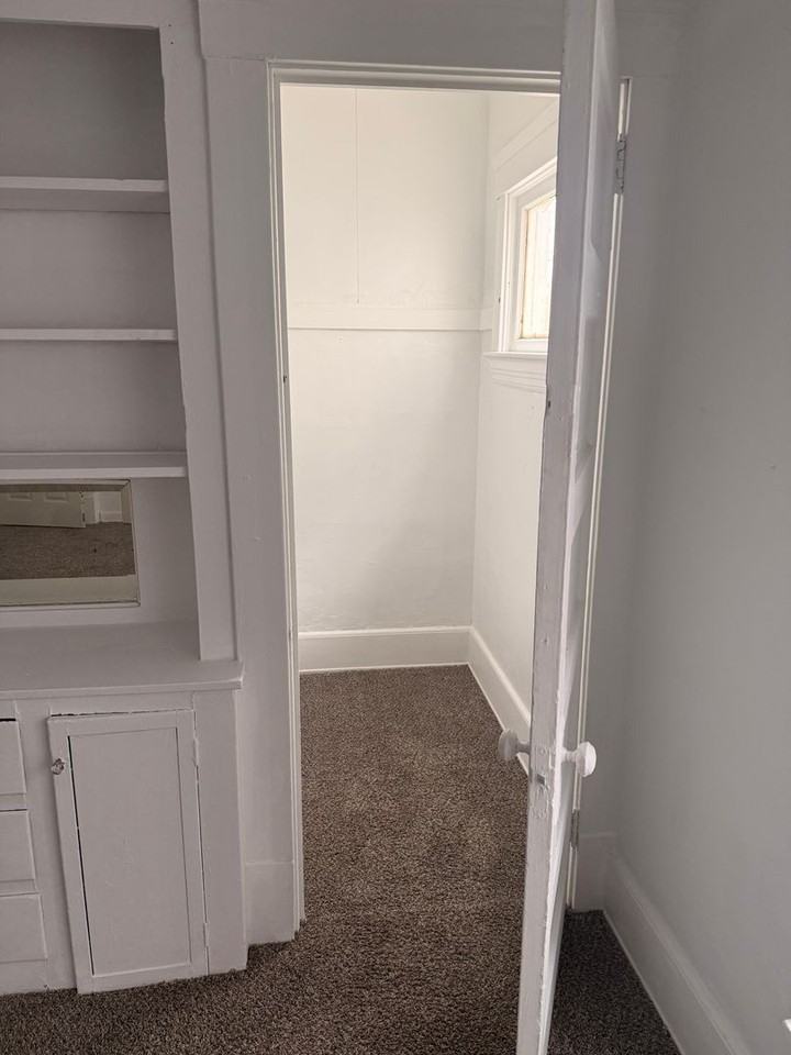 10817 Hull Ave - Photo 6 of 11