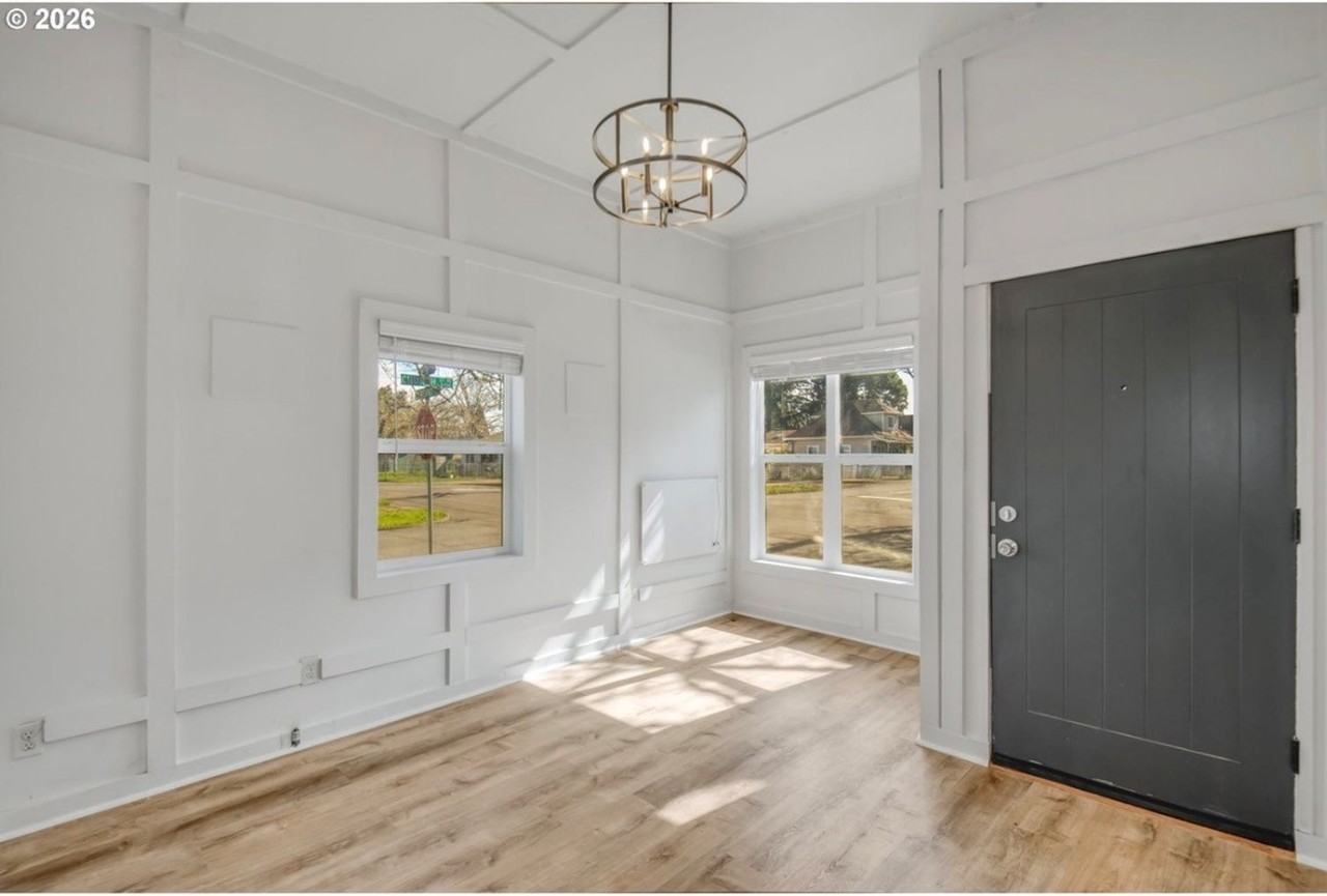 595 Highland Ave Ne - Photo 2 of 8