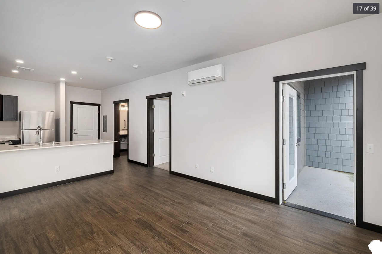 Hub City Apartments - Photo 5 of 26