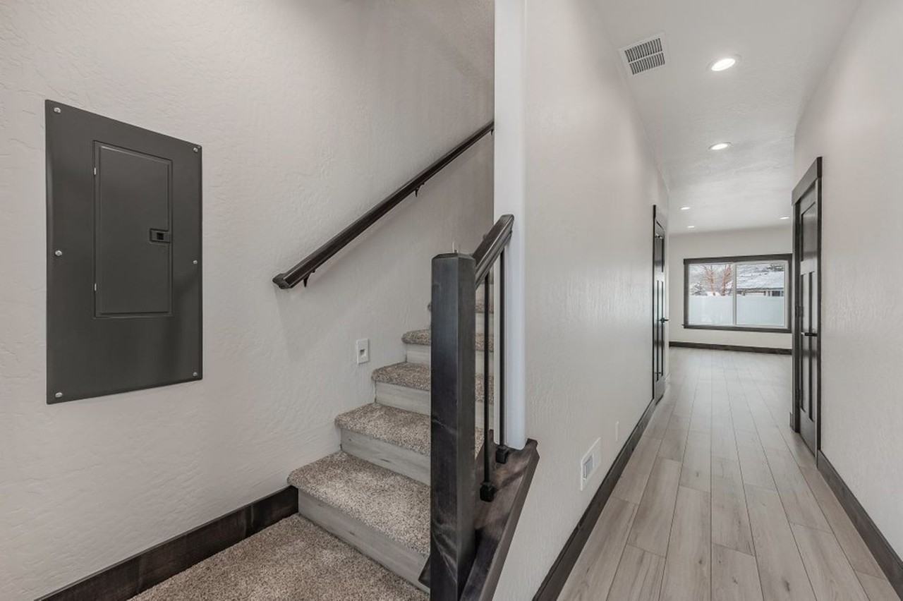 222 E Lobo Loop - Photo 3 of 21