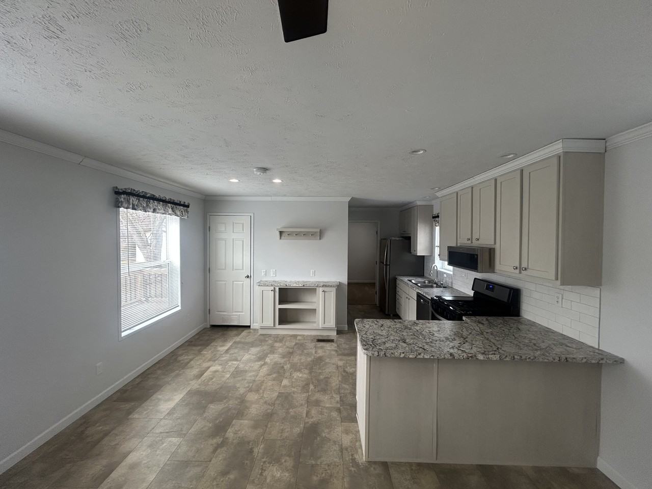103 Oak Ave #103N - Photo 7 of 23