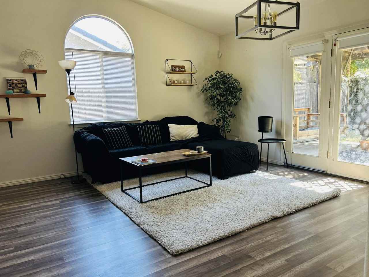 3935 E Laurel Ct - Photo 3 of 10