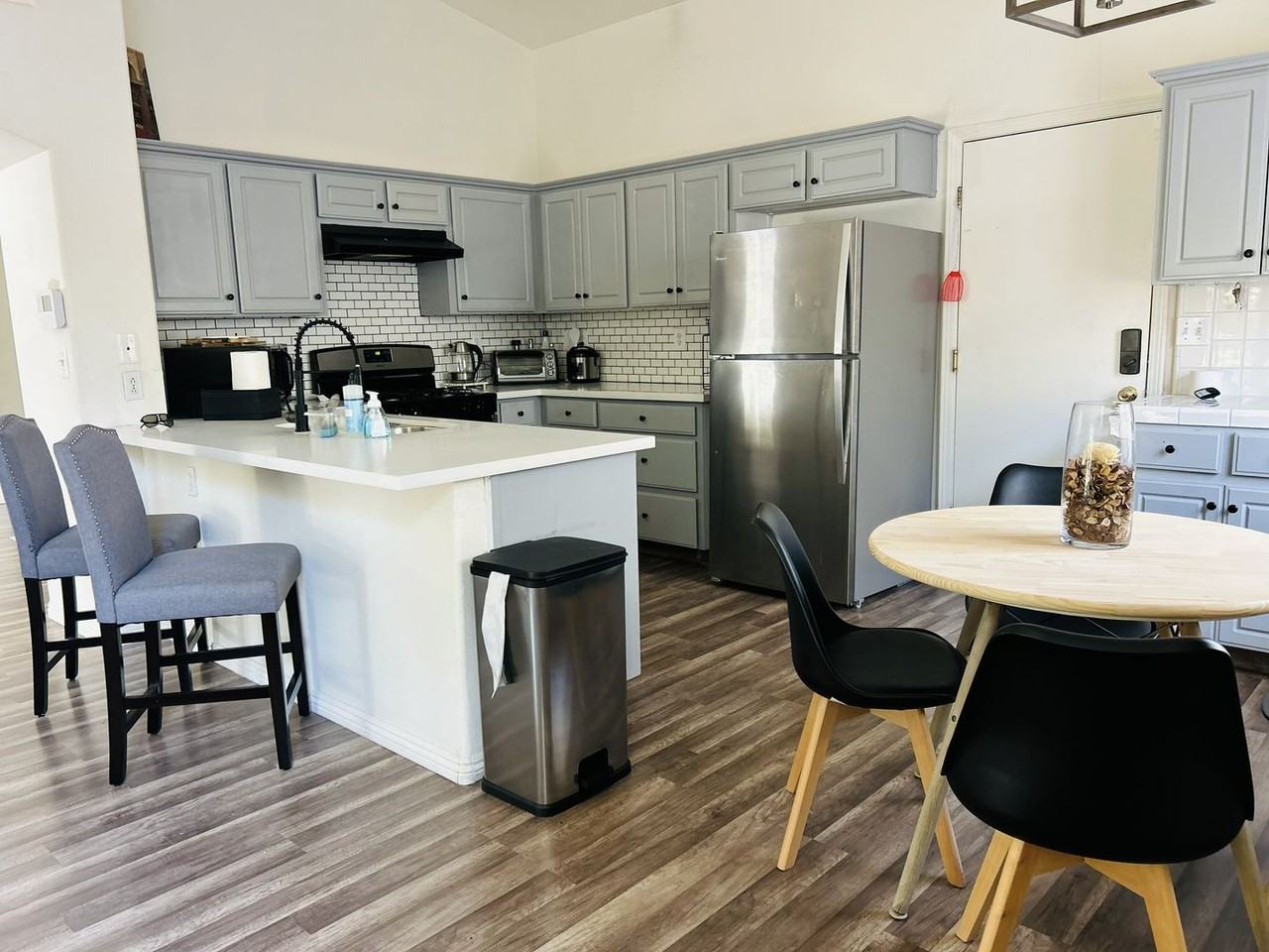 3935 E Laurel Ct - Photo 5 of 10