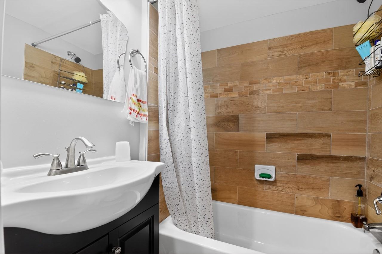 816 Geranium St Nw #1 - Photo 6 of 18