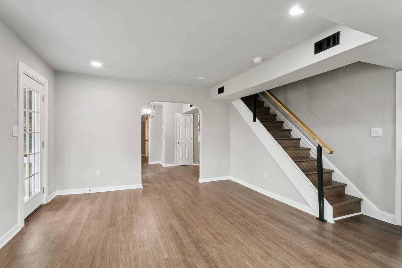 924 Ivy Ave #1 - Photo 7 of 32