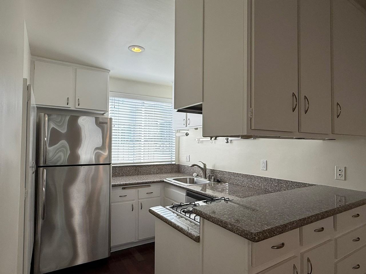 11652 Chenault Street - 9Unit 9 #9 - Photo 7 of 26