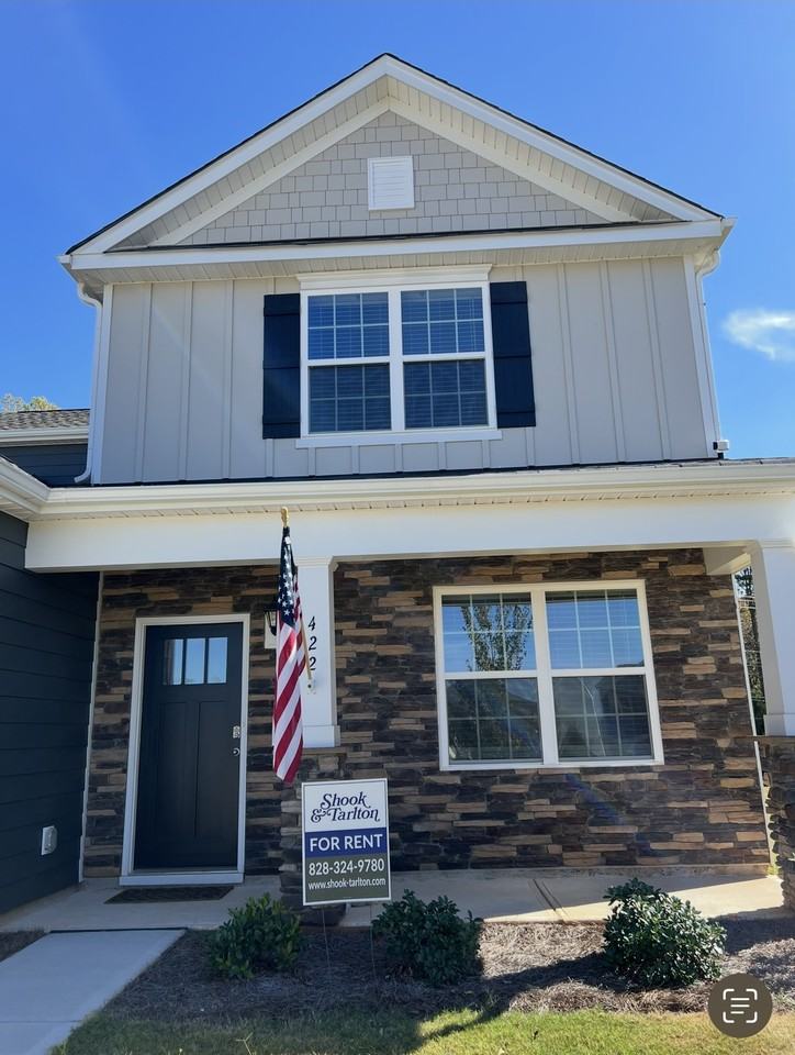 422 Jennie Ln - Photo 2 of 7