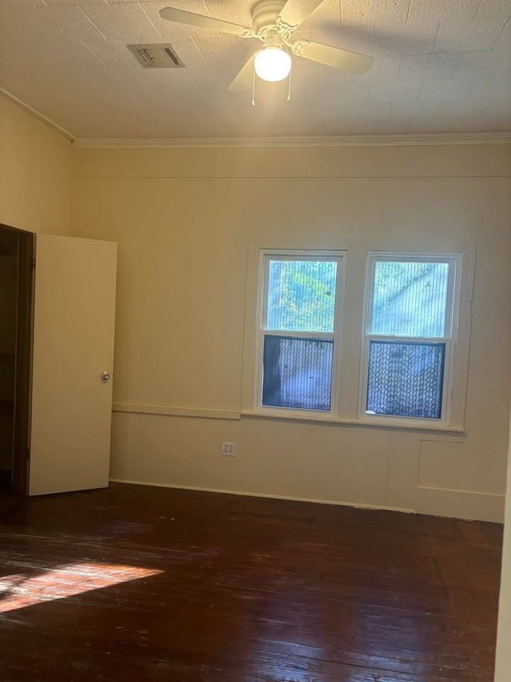 121 Saint Landry St #1 - Photo 5 of 10