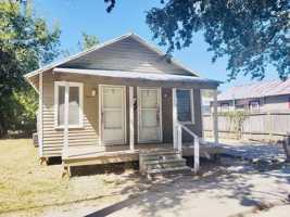 featured image of 402 Lamar St #1