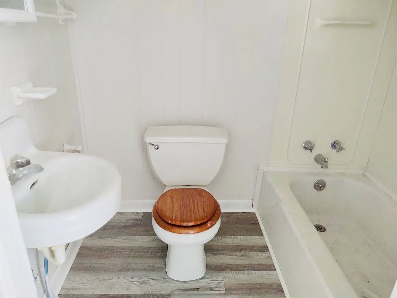 402 Lamar St #1 - Photo 3 of 10