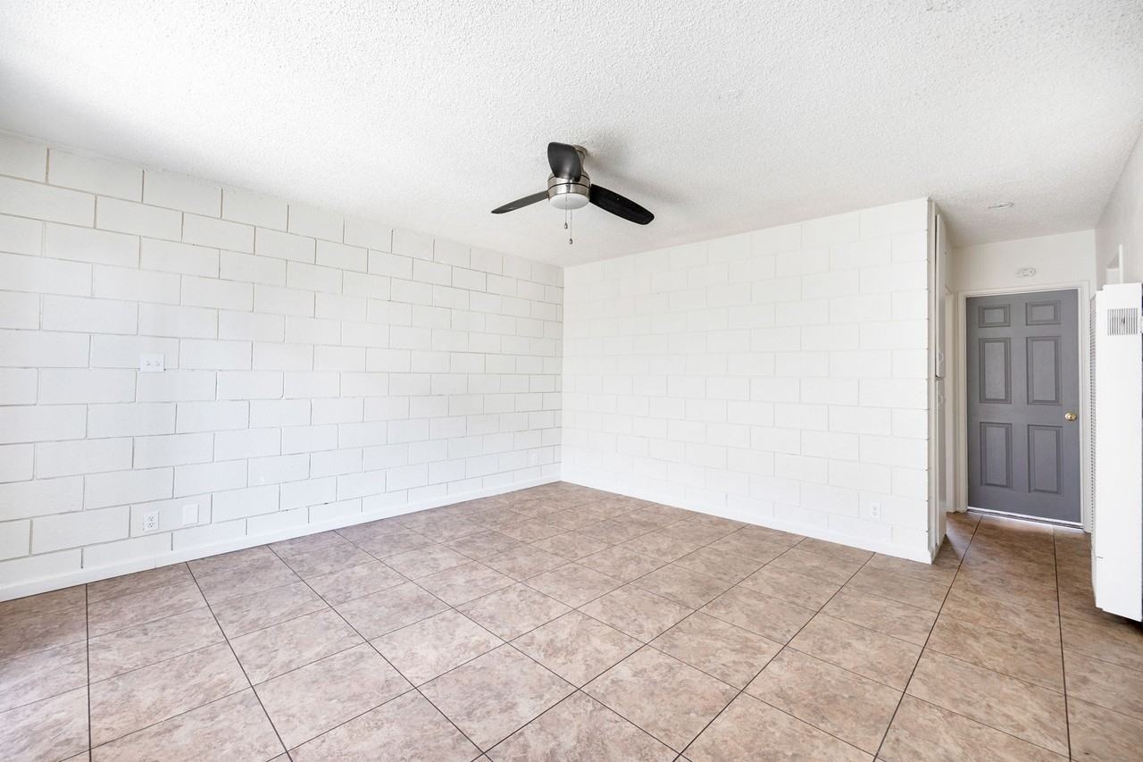 34976 Avenue A - K #K - Photo 4 of 9