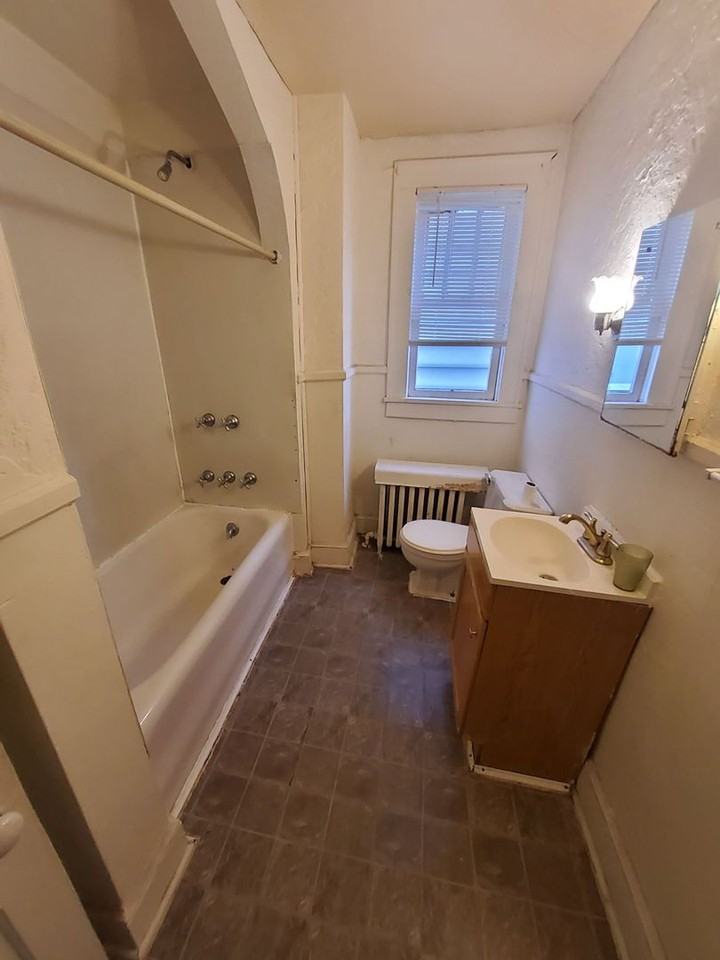 585 Arthur St - Photo 5 of 9