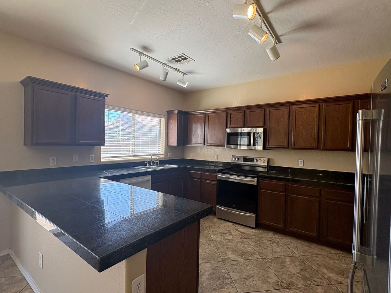 25825 W Miami St - Photo 7 of 25